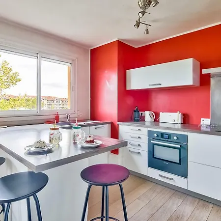 Daire Spacious And Bright Flat ~~garonne~~